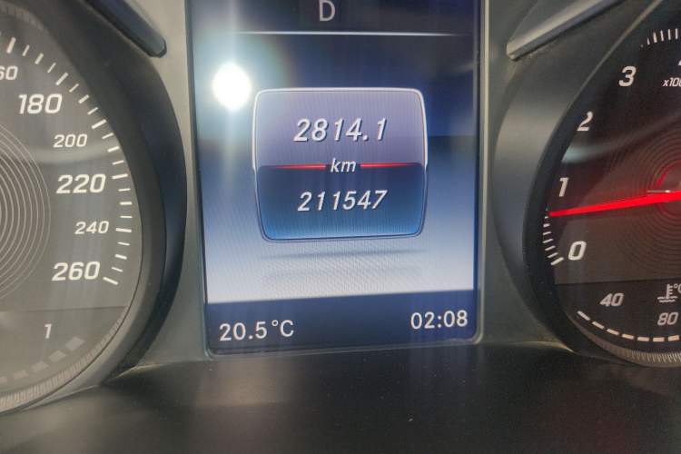 Used Mercedes-Benz GLC 2016 GLC 260 4MATIC Luxury Model
