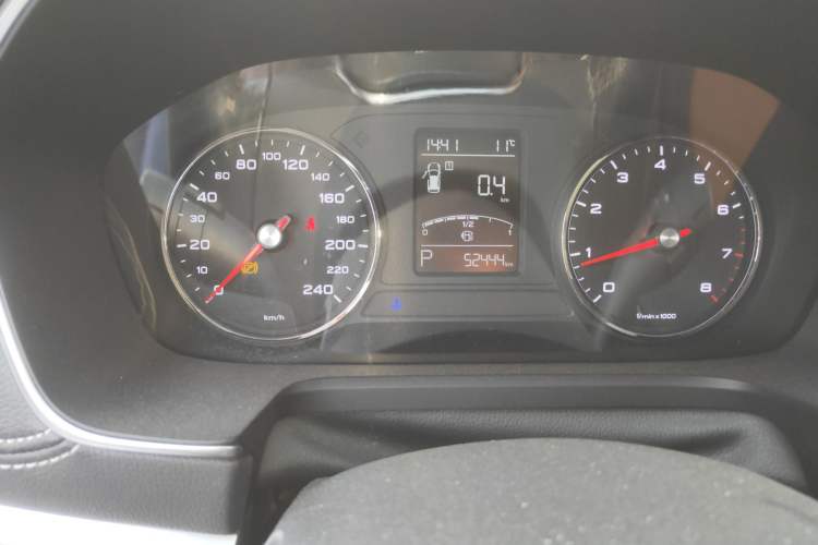 Used Roewe RX5 2016 20T Two-Wheel Drive Automatic Internet Smart Edition
