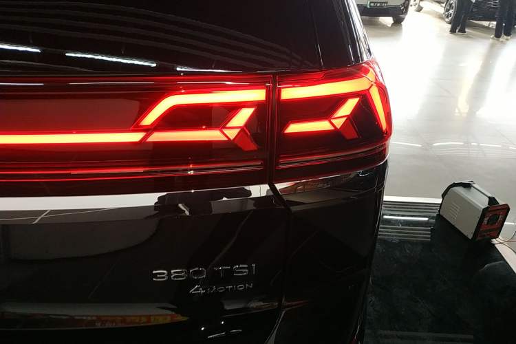 Used Volkswagen Teramont 2023 380TSI Four-Wheel Drive Luxury Edition Right Rear Taillight