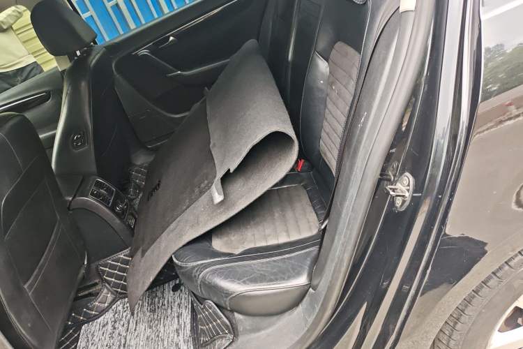 Used Volkswagen Magotan 2012 Facelift 2.0 TSI Prestige Model