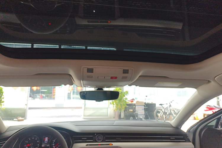 Used Volkswagen Variant 2018 380TSI Two-Wheel Drive Comfort Edition
