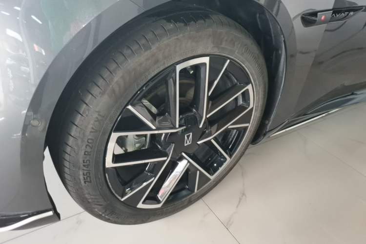 Used Avatr 06 2025 Pro Range-Extended Edition Exterior 4