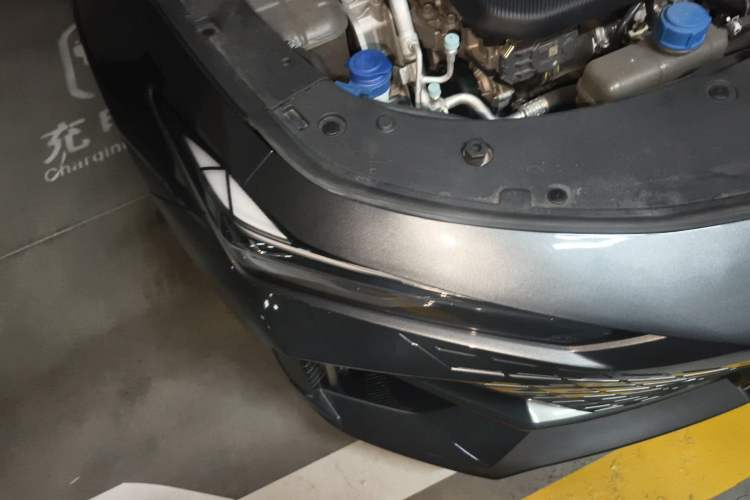 Used CHANGAN UNI-V 2023 1.5T Prestige Model Right Front Headlight