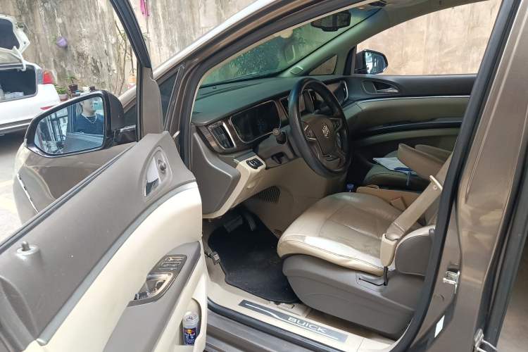 Used Buick GL8 2011 3.0L GT Luxury Business Haoya Edition Driver Seat