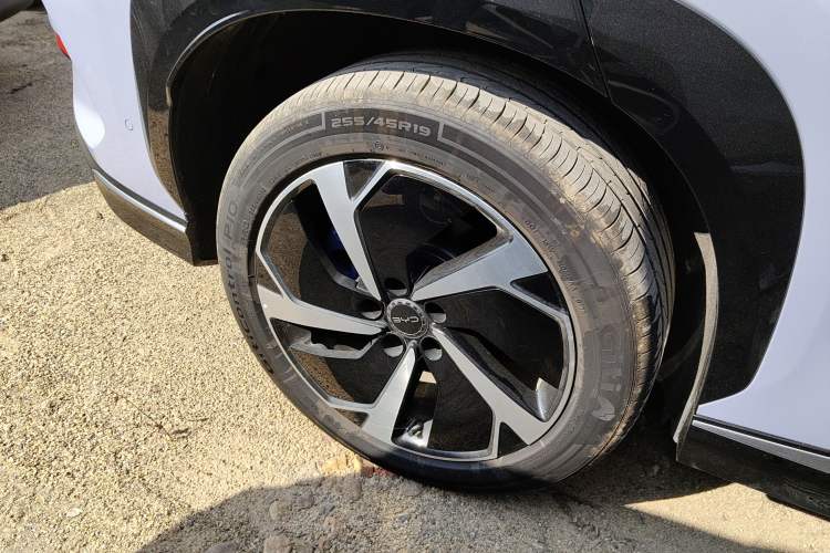 Used BYD Sealion 07 EV 2025 610 Intelligent Driving Edition Right Rear Wheel Hub