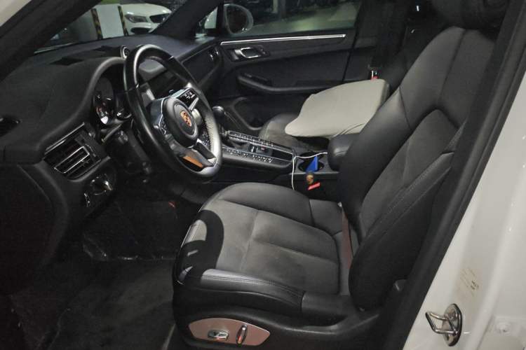 Used Porsche Macan 2018 Macan 2.0T Left Front Seat