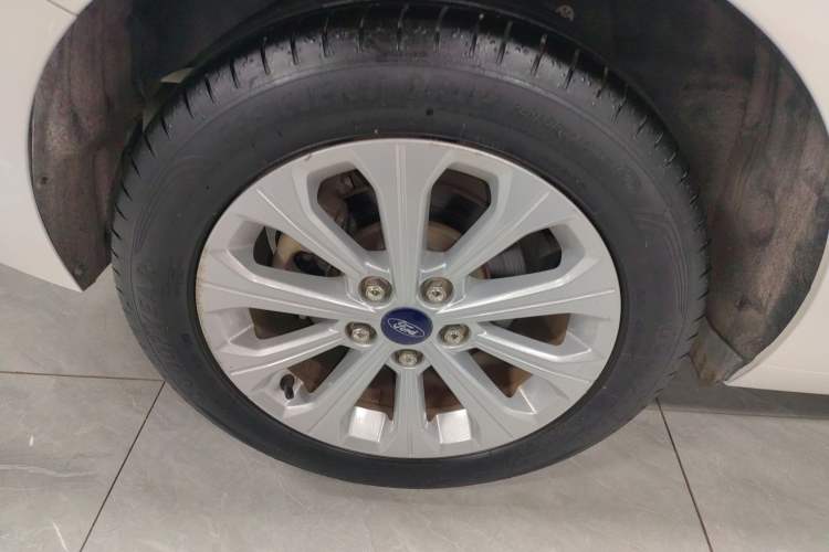 Used Ford Escort 2017 Happiness Edition 1.5L Automatic Fashion Version
