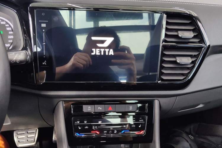 Used Jetta VS7 2020 1.4T Automatic Glory Edition Audio And AC Panel