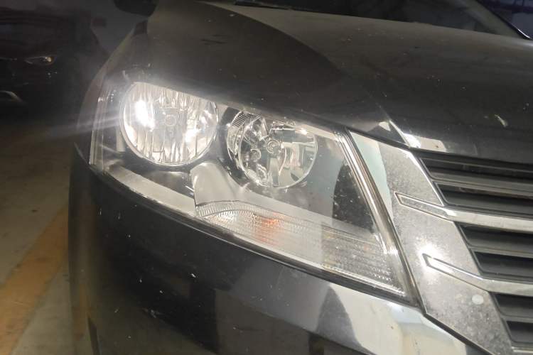 Used Volkswagen Lavida 2013 Revised Classic 1.6L Automatic Fashion Edition Exterior 6