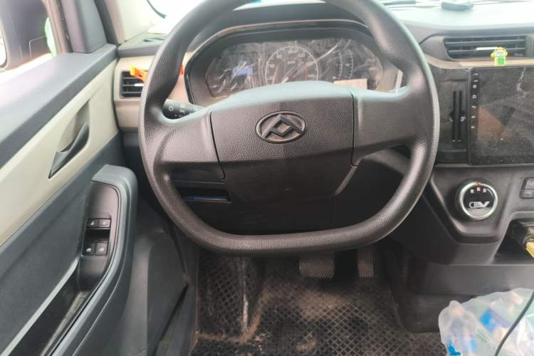 Used SAIC MAXUS EV30 2023 Pure-Electric Smart Logistics Expert Short Wheelbase CATL