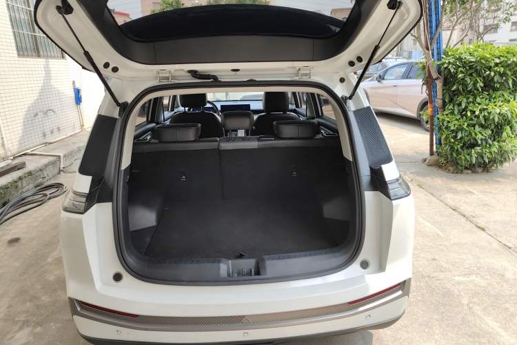 Used AION Y 2022 Plus 70 Tech Edition Trunk