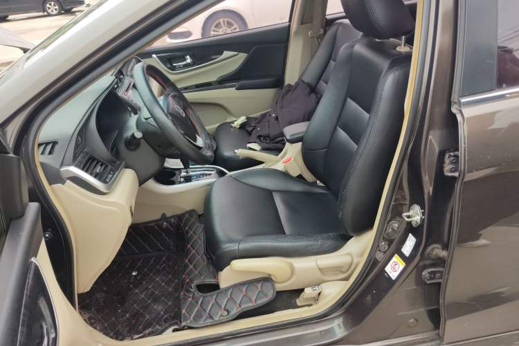 Used Honda Crider 2013 1.8L automatic luxury edition Left Front Seat