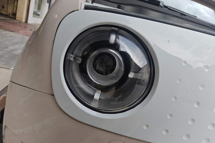 Used ORA Black Cat 2022 301km Base Version Ternary Lithium Right Front Headlight