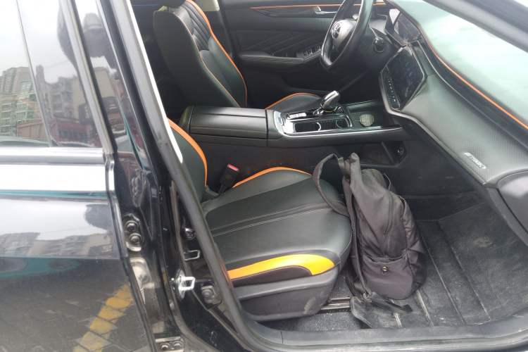 Used Dongfeng Aeolus Yixuan MAX 2023 1.5T Ultra-Stylish Trendsetting Dad Edition Right Front Seat