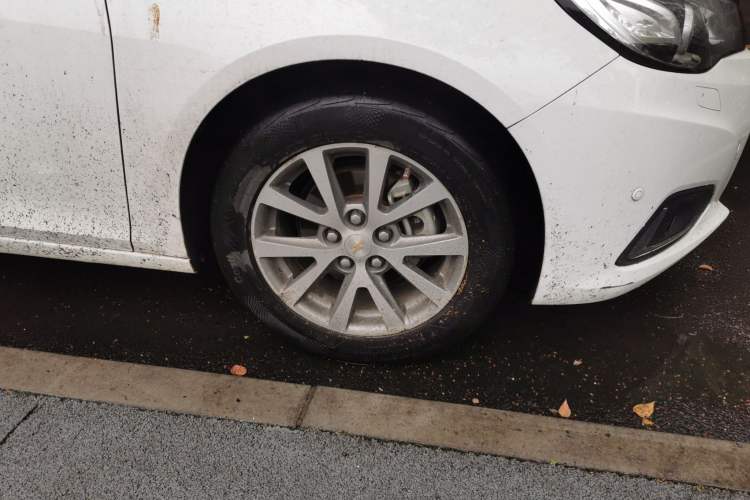 Used Chevrolet Malibu 2016 2.0L Automatic Luxury Edition Exterior 4