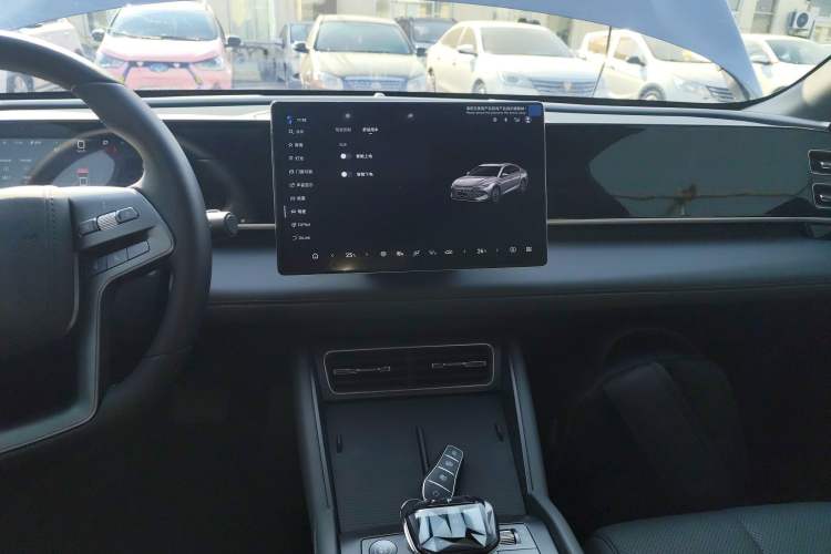 Used BYD Qin L 2025 DM-i Smart Drive 80KM Superior Model
