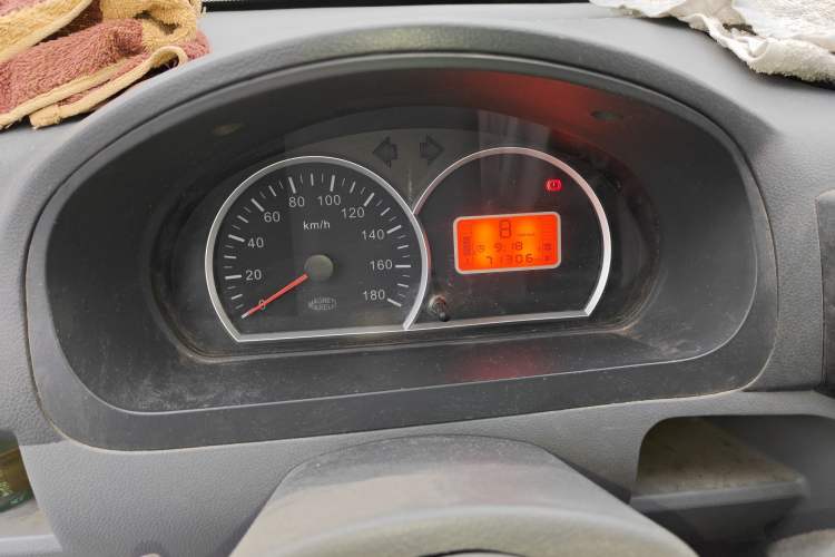 Used BAIC Weiwang 306 2011 1.3L Comfort version 7 seats Instrument Cluster