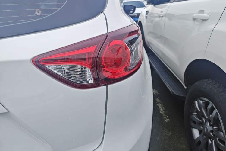 Used Mazda CX-5 2015 2.0L Manual Two-Wheel Drive Comfort Version Exterior 3