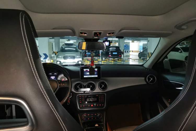 Used Mercedes-Benz GLA 2015 GLA 220 4MATIC Fashion Model
