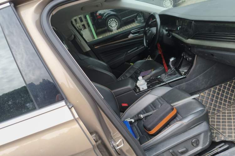 Used Volkswagen Passat 2019 330TSI Elite Edition China VI Right Front Seat