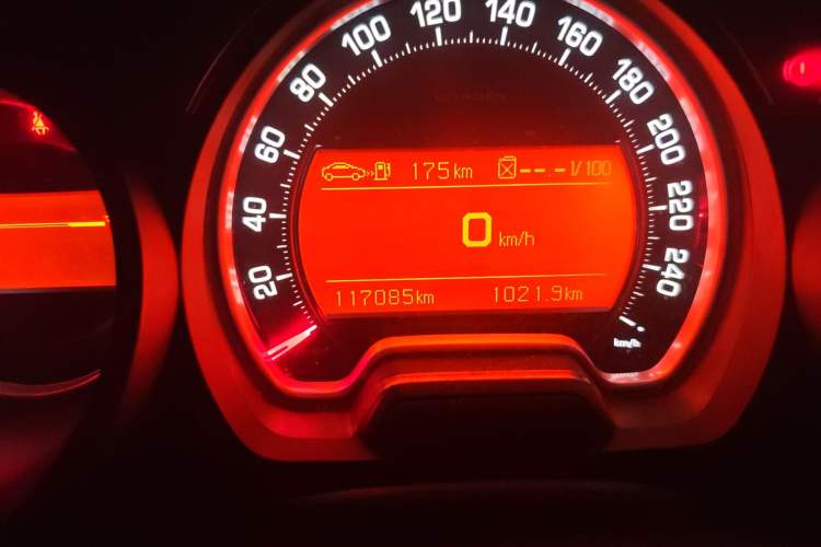 Used Citroen C5 2012 2.0L Automatic Luxury Edition Odometer Close Up