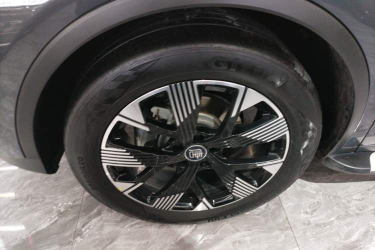 Used BYD Tang New Energy 2024 DM-i Glory Edition 112KM Flagship Model Left Front Wheel Hub