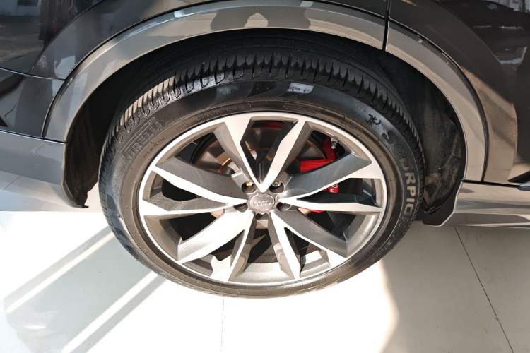 Used Audi Q7 2020 55 TFSI quattro S line sports model
