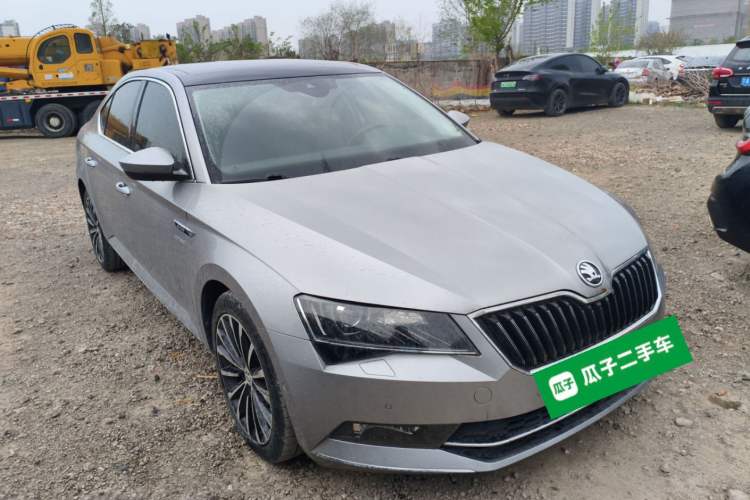 Used Skoda Superb 2016 TSI330 DSG Smart Drive Edition Front Right 45 Deg