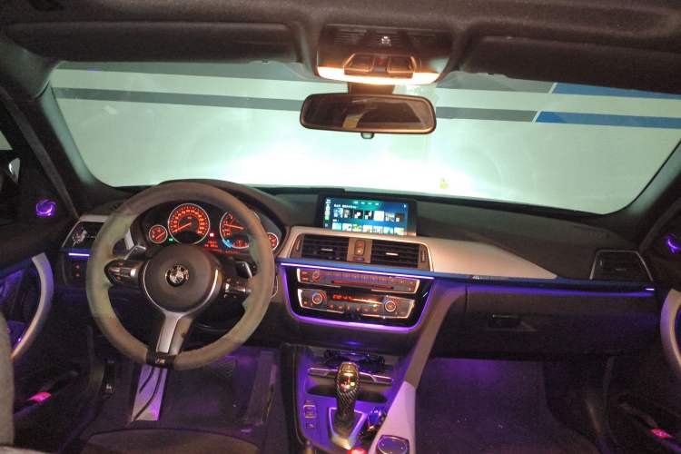 Used BMW 3 Series 2016 320i M Sport Interior 2