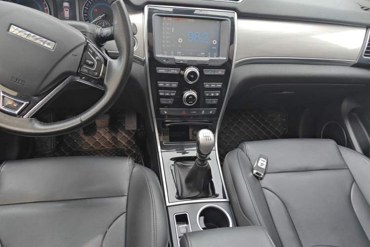 Used Haval H2 2018 Red-Label 1.5T Manual Two-Wheel Drive Luxury Model

