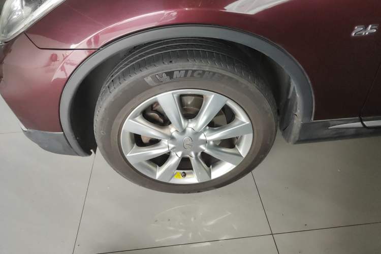 Used Infiniti QX50 2015 2.5L Enjoyment Edition Left Front Wheel Hub