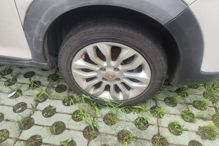 Used Dongfeng Aeolus AX3 2016 1.5L Automatic Shangkue Model
