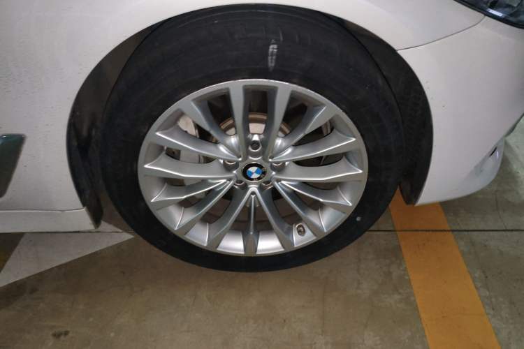 Used BMW 5 Series 2019 Updated 530Li xDrive Luxury Package Right Front Wheel Hub