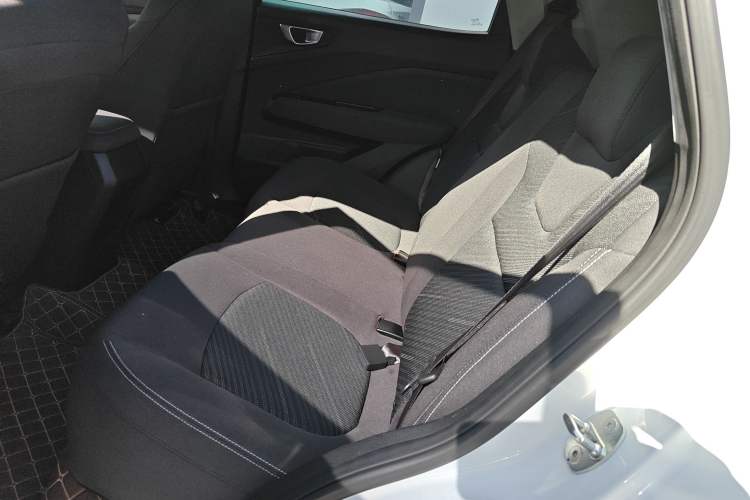 Used Wuling Alvez 2022 1.5L Manual Free-Style Model