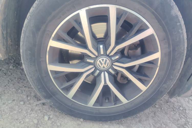 Used Volkswagen Tiguan L 2017 330TSI Automatic Two-Wheel Drive Luxury Edition
