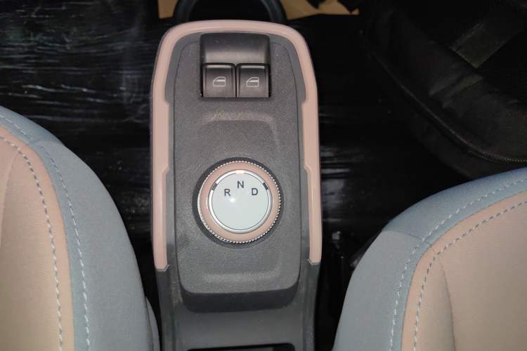 Used Chery QQ Ice Cream 2025 155km Sundae Edition Gear Lever