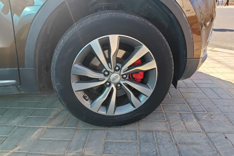 Used Geely Auto Emgrand X7 Sport 2016 1.8TD Automatic ZhiShang Model Right Front Wheel Hub