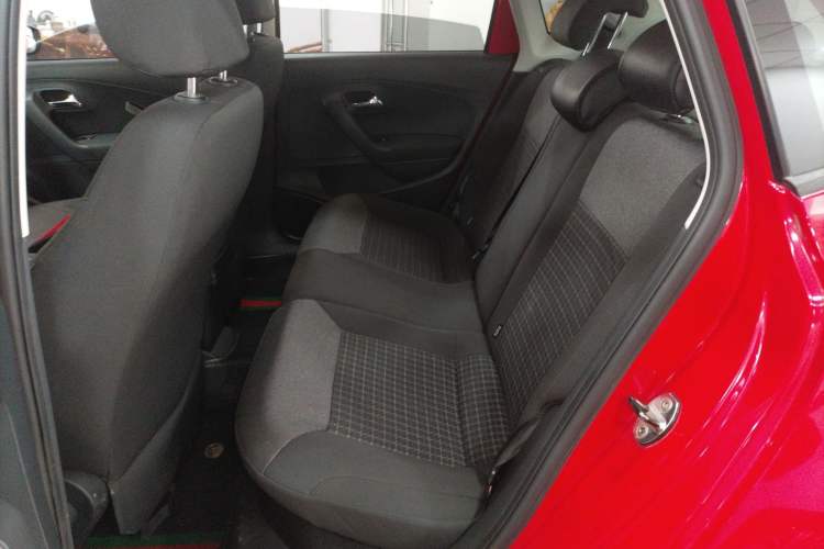 Used Volkswagen Polo 2016 1.6L Automatic Comfort Model