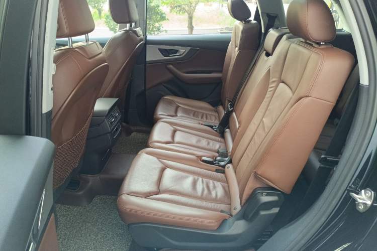 Used Audi Q7 2016 45 TFSI Technology Edition Left Rear Seat