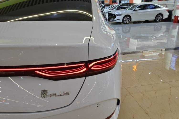 Used BYD Qin PLUS 2025 DM-i Smart Drive 55KM Leading Model