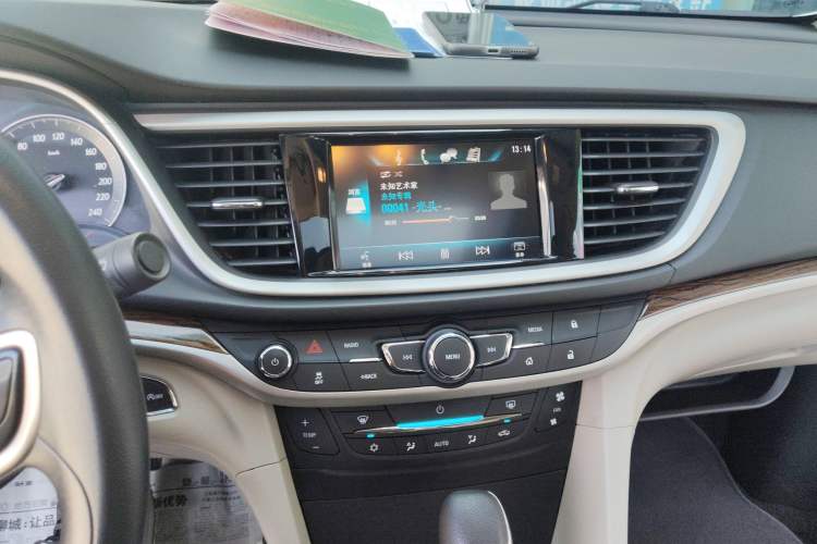 Used Buick GT 2015 15N Automatic Deluxe Edition Audio And AC Panel