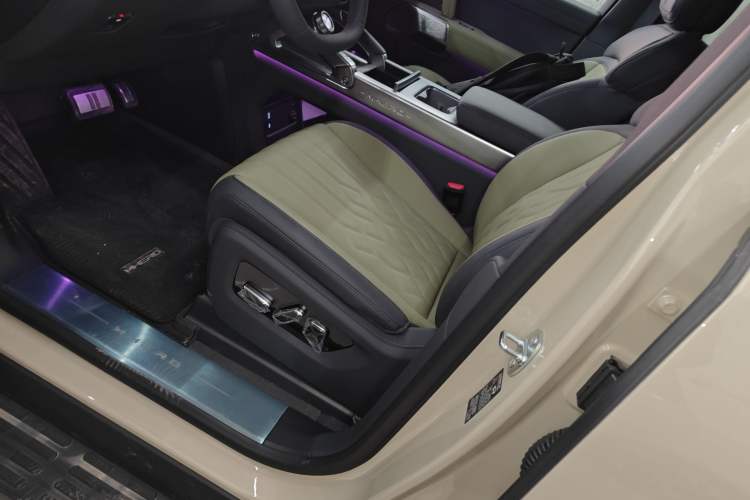 Used Brave warrior M817 2025 Model, Hero Left Front Seat