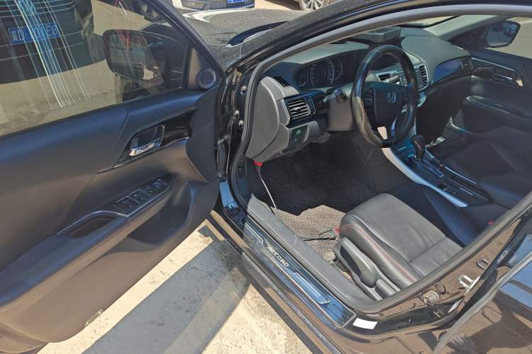 Used Honda Accord 2015 2.0L LX Comfort Edition
