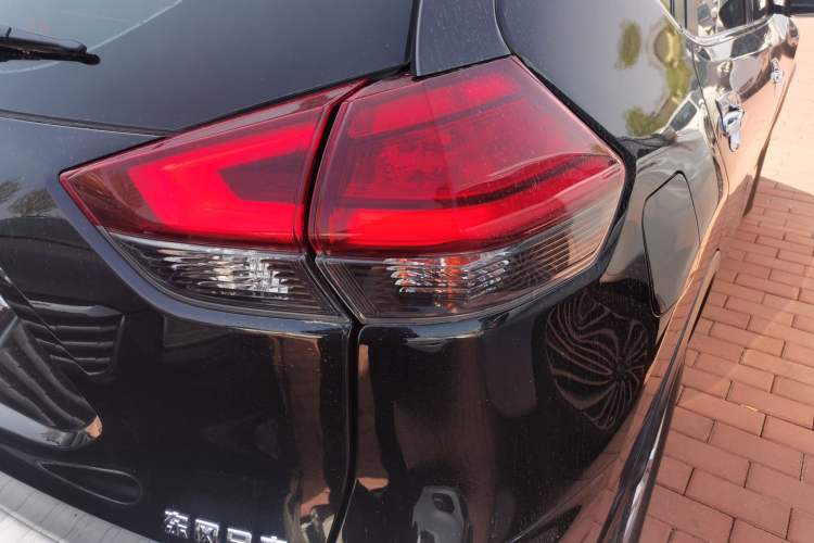 Used Nissan X-Trail 2019 2.0L CVT Smart Connect Comfort Edition 2WD Right Rear Taillight