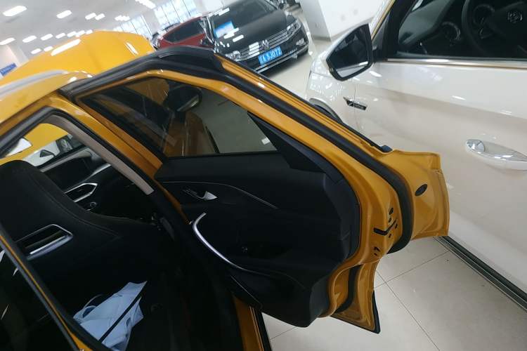 Used Bestune T77 2019 230 TID Automatic Prestige Version China V Emission Standard
