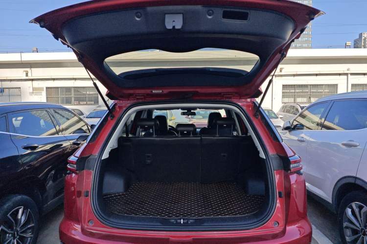 Used CHANGAN CS55PLUS 2020 1.5T Automatic Colorful Model Trunk