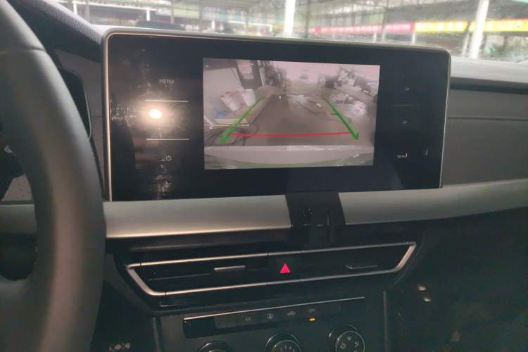 Used Volkswagen Lavida 2023 300TSI DSG Full-Comfort Edition Audio And AC Panel