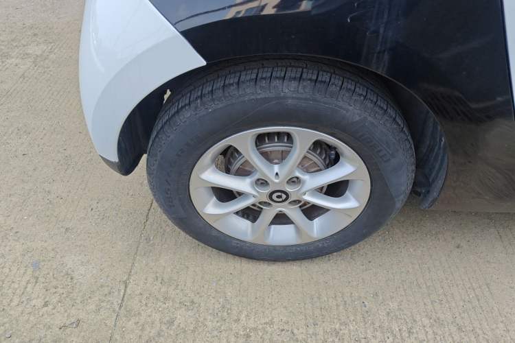 Used smart forfour 2016 1.0L 52 kW Dynamic Edition Exterior 5