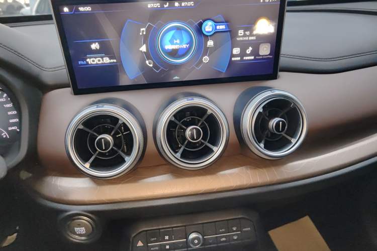 Used Wey VV5 2021 1.5T Two-Wheel Drive Color Pioneer
