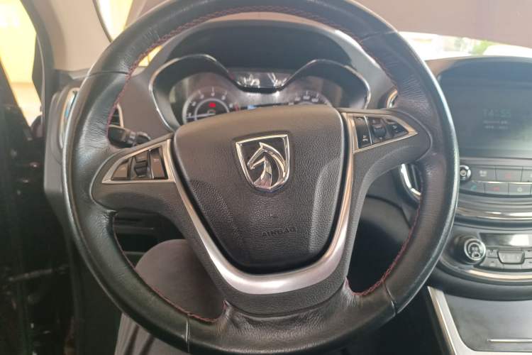Used Baojun 560 2015 1.8L manual luxury version Steering Wheel
